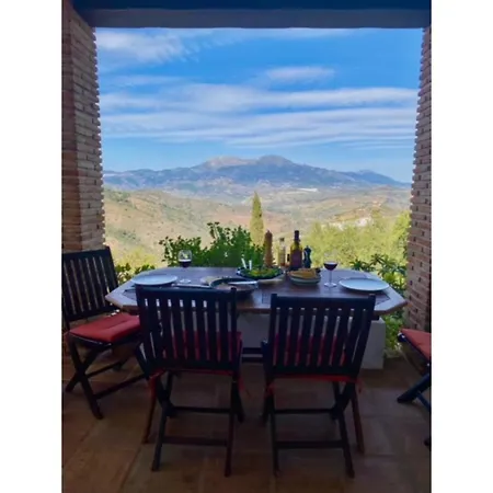 Sunny Hillside Casita In