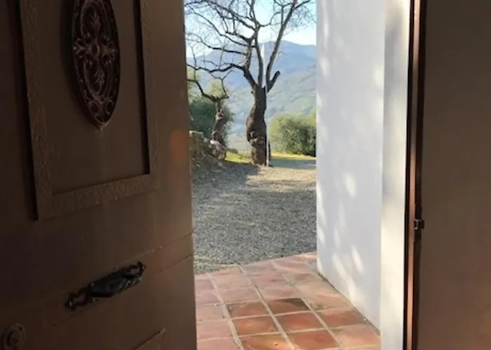 Sunny Hillside Casita In